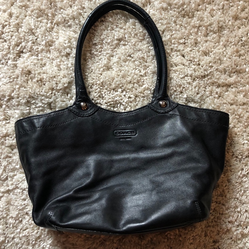 👜 COACH Timeless Classic Tote Bag 👜